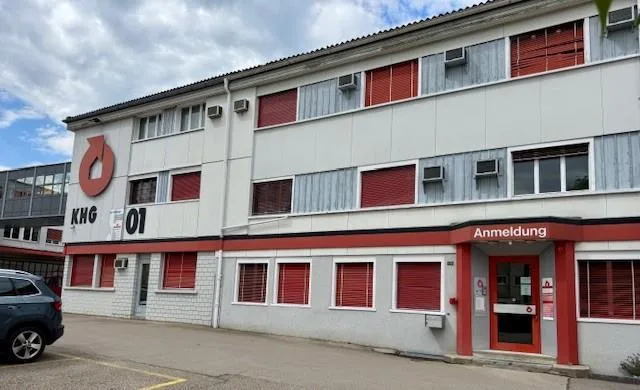 Start-Ups und KMU's aufgepasst -Lagerräume und zwei Büro zu ve