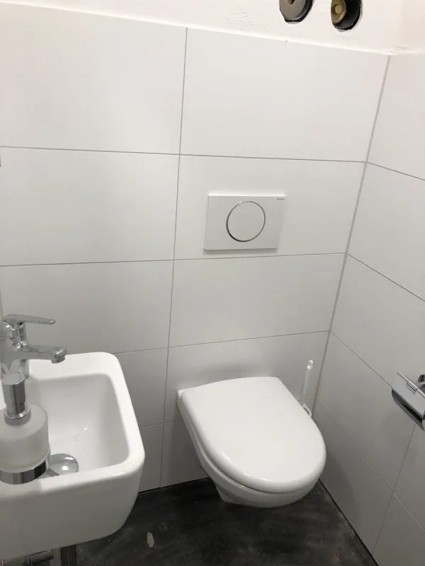 Atelier oder Büro mit Küche und WC an bester Lage
