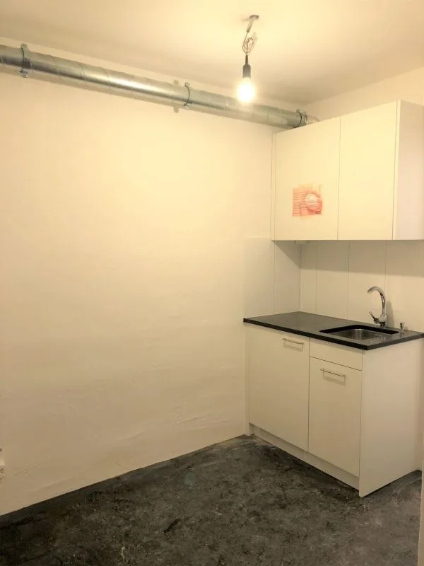 Atelier oder Büro mit Küche und WC an bester Lage