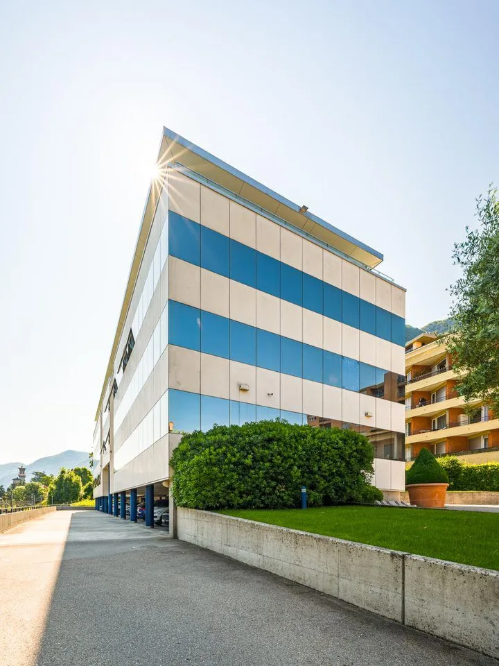 UFFICIO A PARADISO | OFFICE IN PARADISE | UFFICIO A PARADISO | BÜRO...