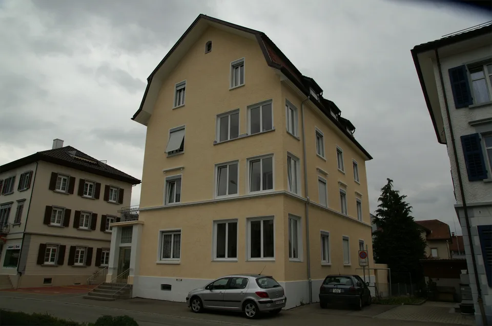 moderne und helle Wohnung im Altbau mit grossem Balkon, Nähe Zentrum