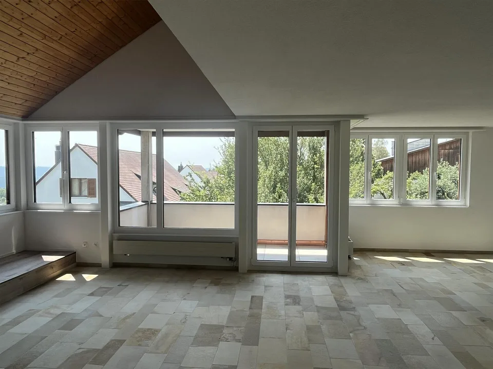Frisch sanierte Maisonette-Wohnung mit zwei Balkonen