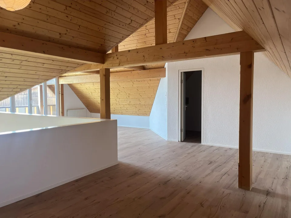Frisch sanierte Maisonette-Wohnung mit zwei Balkonen