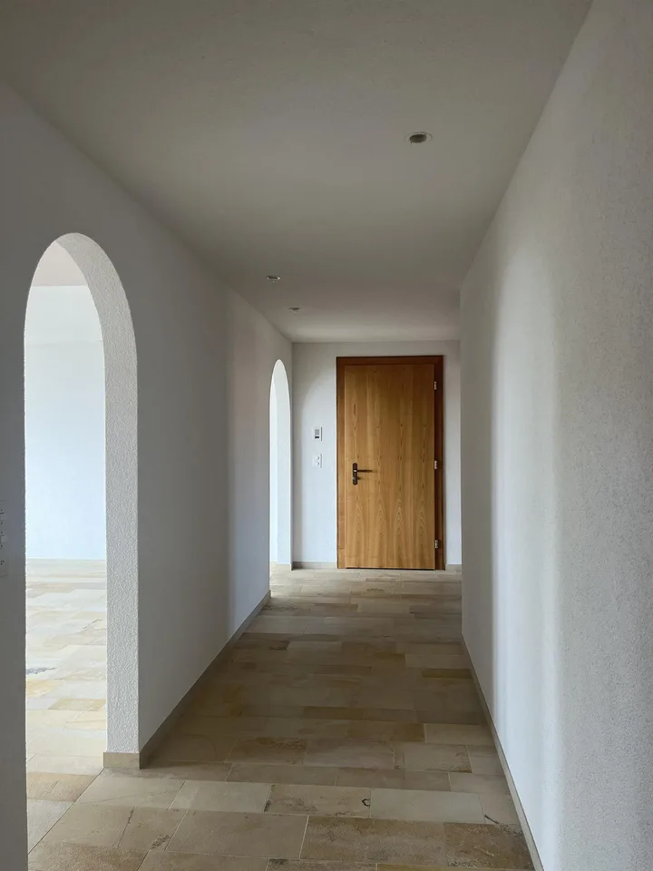Frisch sanierte Maisonette-Wohnung mit zwei Balkonen