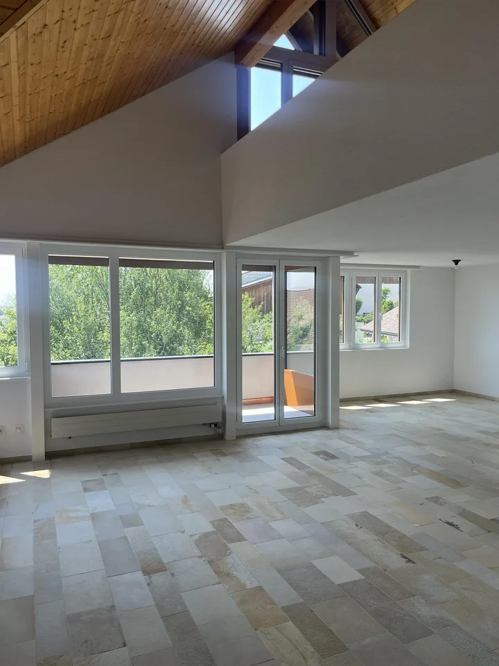 Frisch sanierte Maisonette-Wohnung mit zwei Balkonen