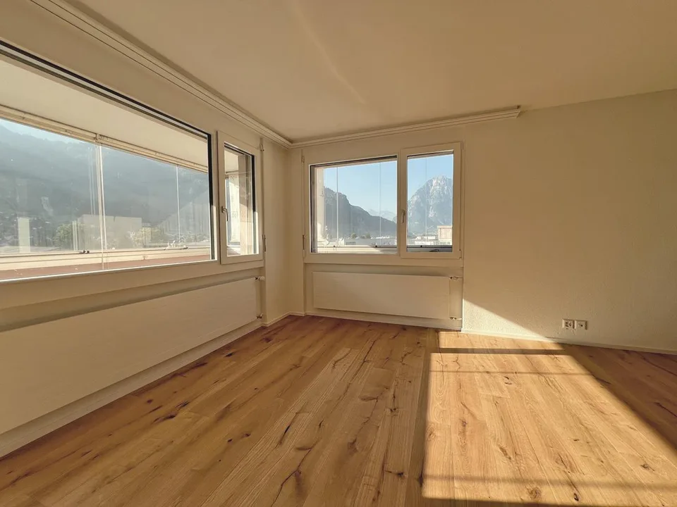 Komplett sanierte 3.5-Zimmerwohnung mit herrlicher Aussicht – Foto 6 von 10