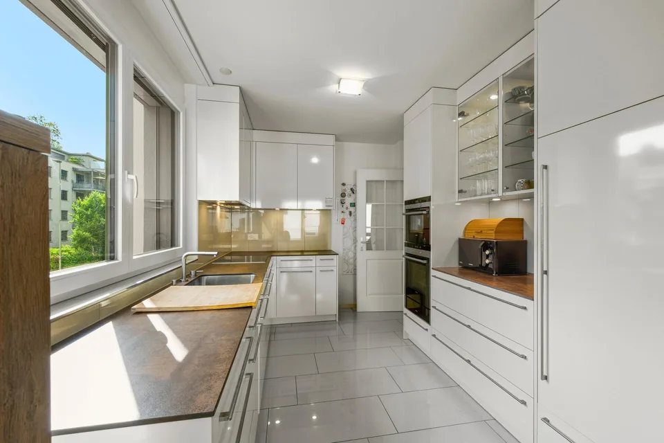 À quelques pas de la gare, appartement moderne 4.5 pièces avec haut standing