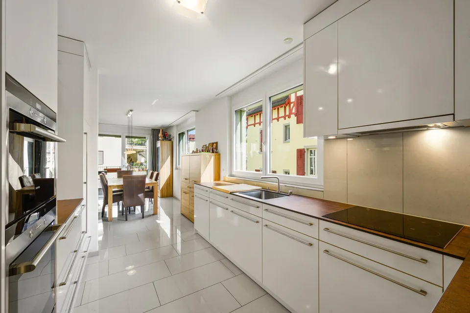 À quelques pas de la gare, appartement moderne 4.5 pièces avec haut standing