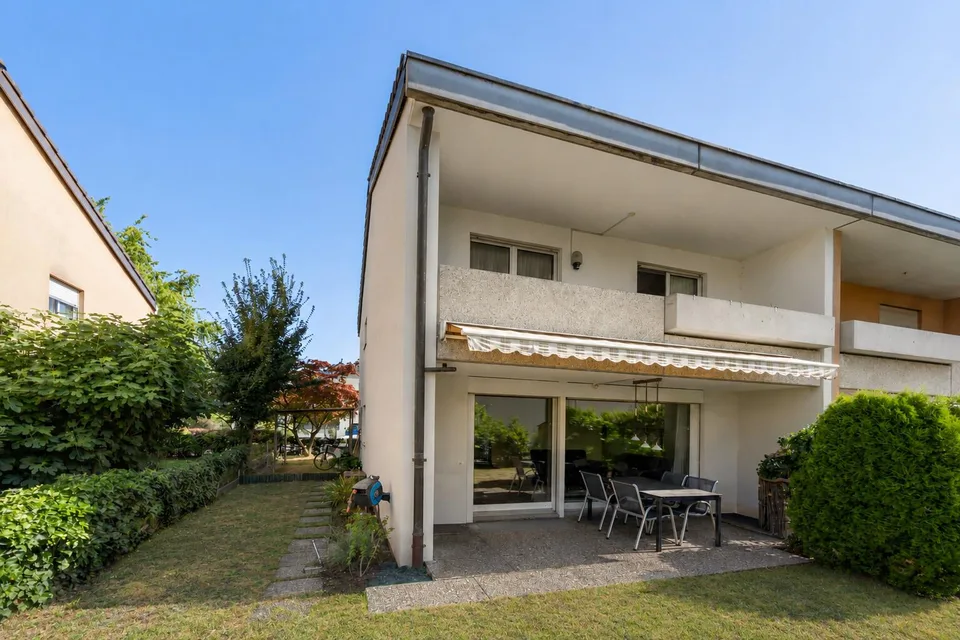 Ein Zuhause zum Ankommen – Gepflegtes Reiheneckhaus in familienfreu...
