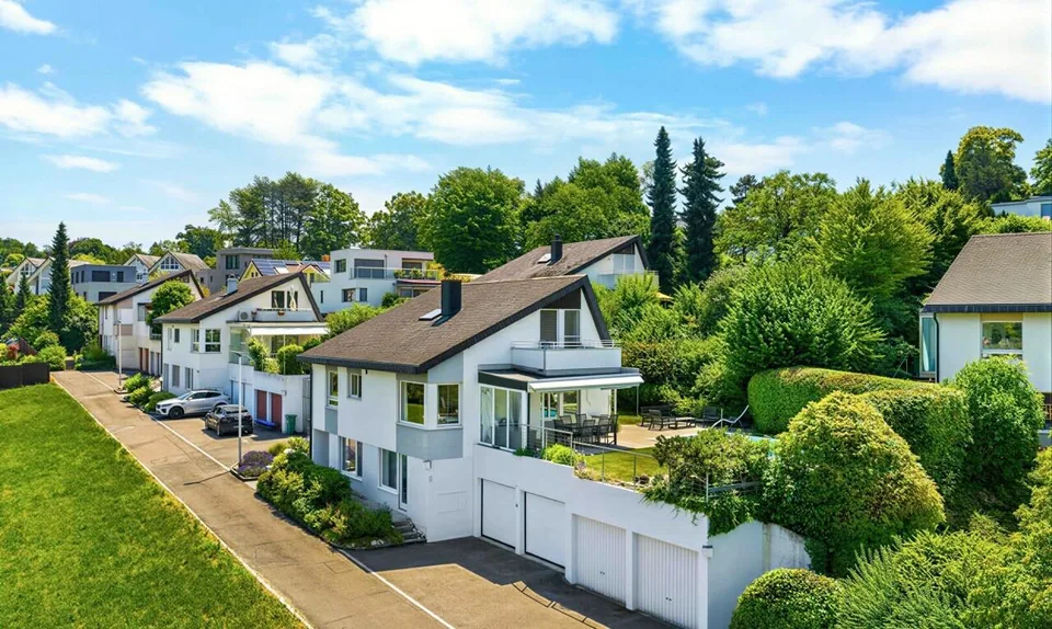 6-Zimmer Einfamilienhaus an ruhiger Sackgasse mit Aussenpool