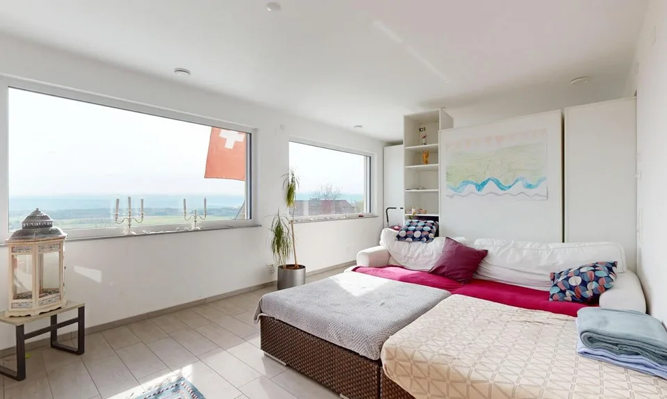 Passivhaus mit Studio, Pool und freiem Blick – Foto 10 von 11