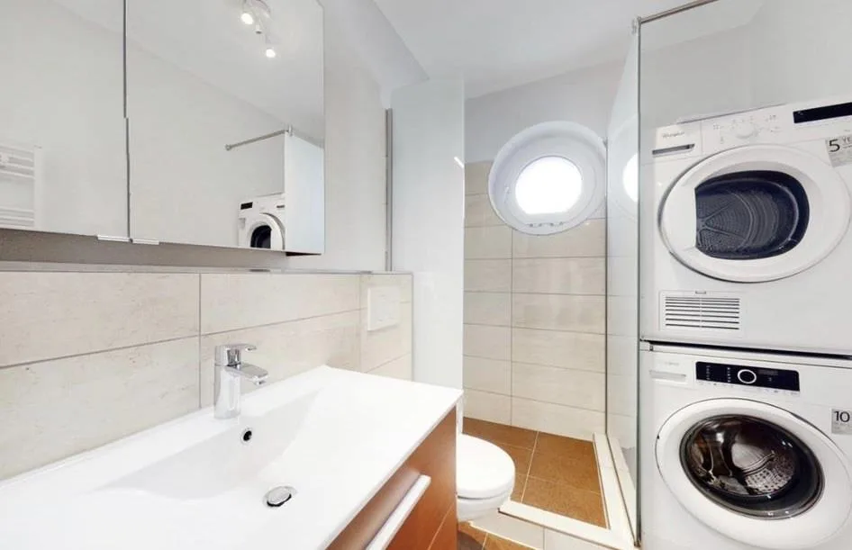 Moderne Wohnung mit eigenem Waschturm – Foto 7 von 7
