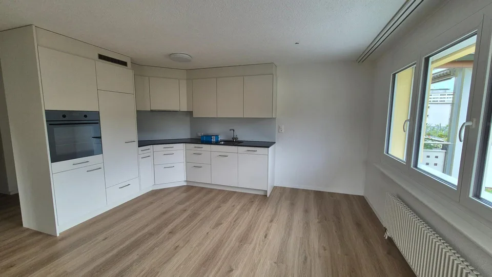 NACHMIETER GESUCHT - sanierte Wohnung an ruhiger Lage