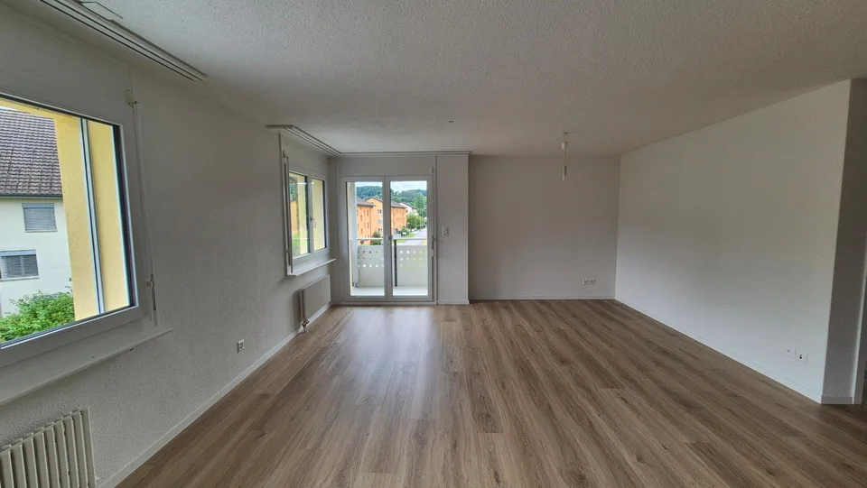 NACHMIETER GESUCHT - sanierte Wohnung an ruhiger Lage