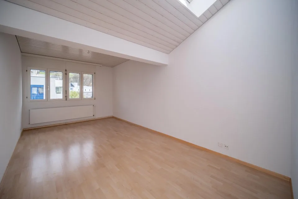 Grosszügige 5.5 Zimmer Wohnung mit Terrasse