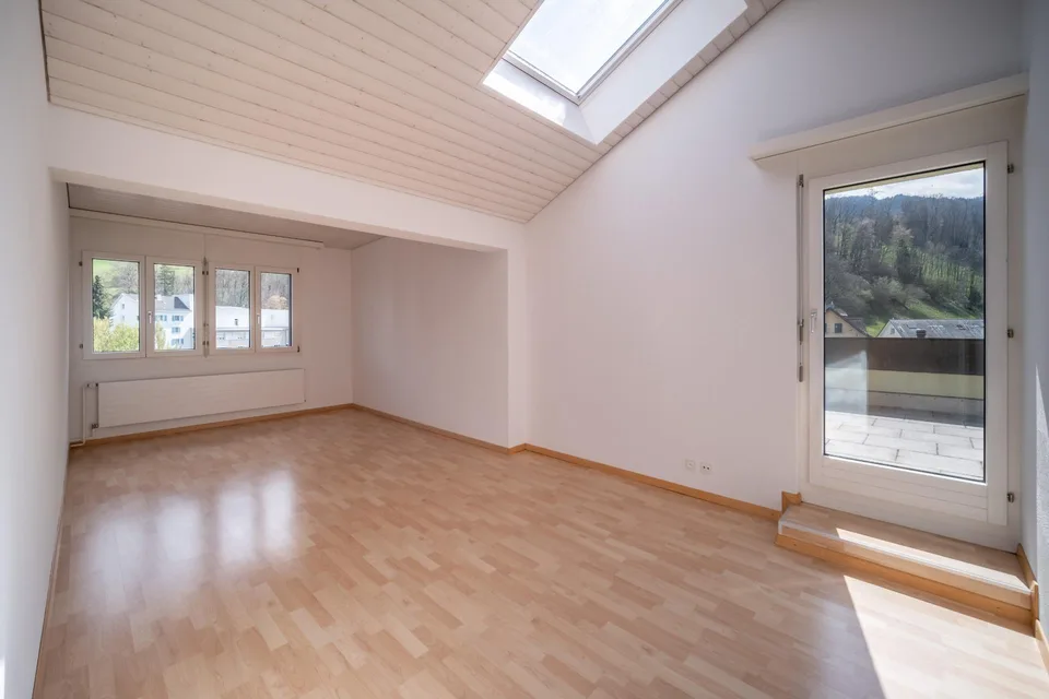 Grosszügige 5.5 Zimmer Wohnung mit Terrasse