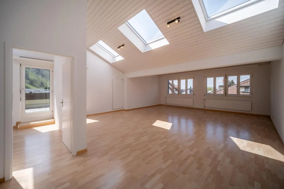 Grosszügige 5.5 Zimmer Wohnung mit Terrasse