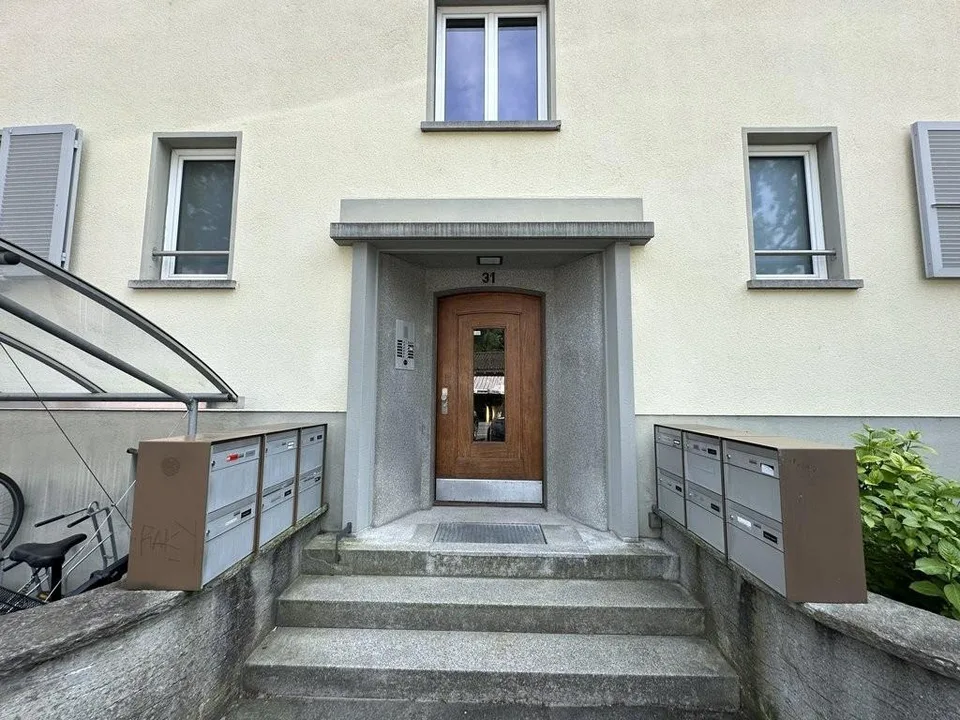 Moderne Wohnung mit Balkon an zentraler Lage in Bern