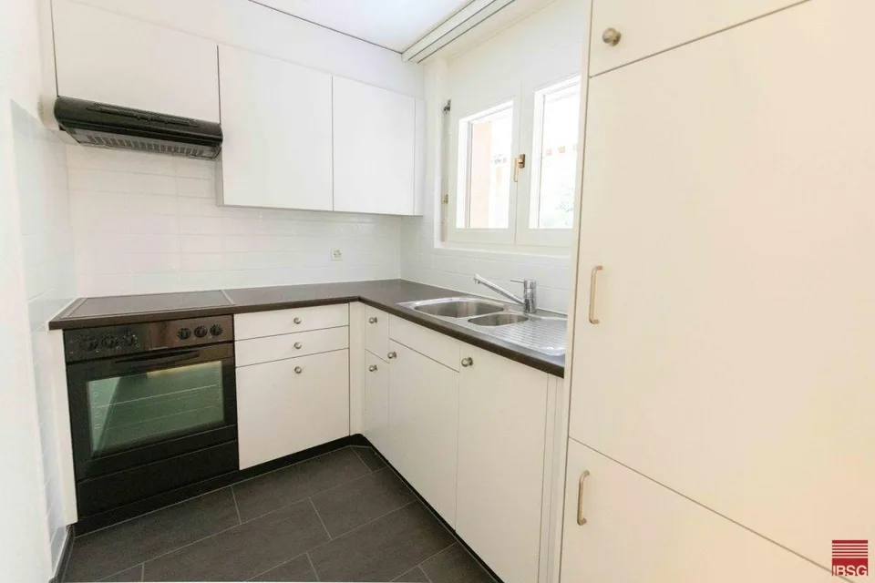 Bel appartement simple avec grand balcon