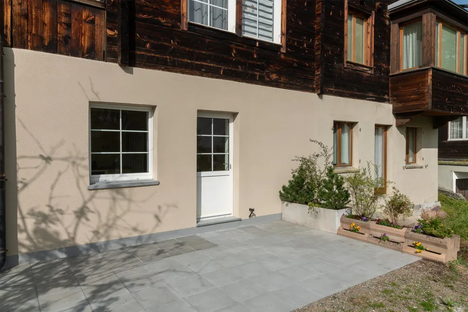 Renoviertes, helles 1-Zi Studio, zentrale Lage mit Gartensitzplatz