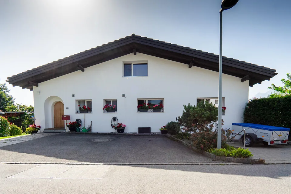Charmantes Wohnhaus an top Wohnlage mitten in Flims