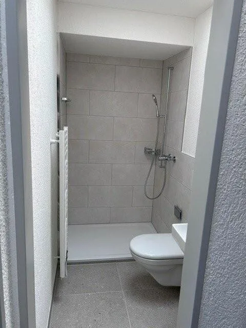 Appartement de 4,5 pièces fraîchement rénové au cœur d'Ostermundigen – photo 8 sur 12