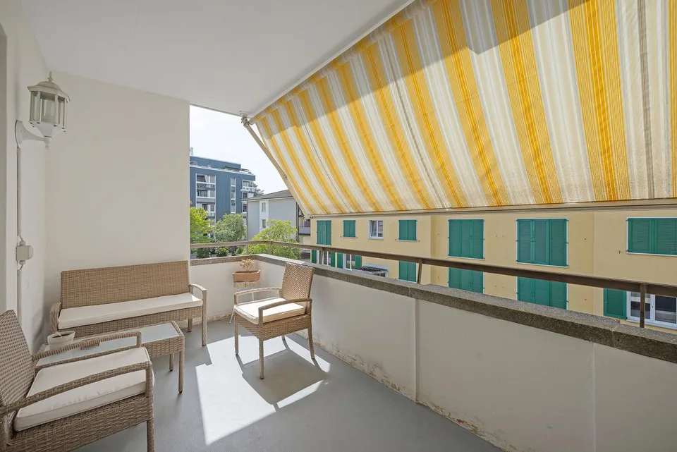 grosszügige, gepflegte Wohnung zwei Balkonen für ruhige Mieter