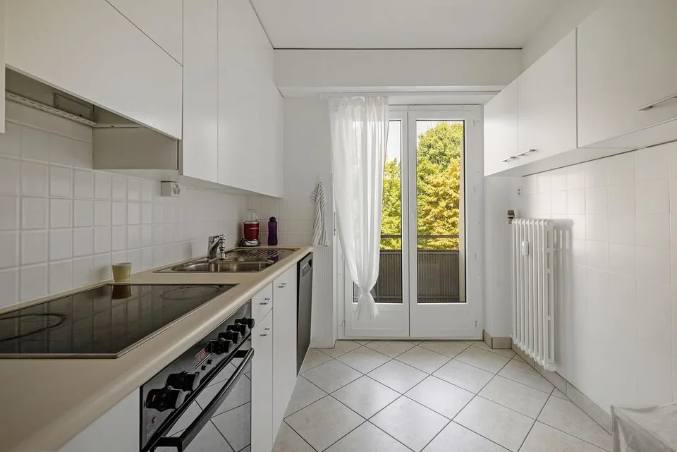 grosszügige, gepflegte Wohnung zwei Balkonen für ruhige Mieter