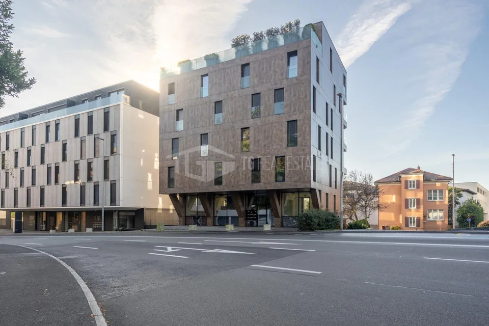 UFFICIO DI ALTO STANDING IN RESIDENZA CONTEMPORANEA | HIGH STANDING...