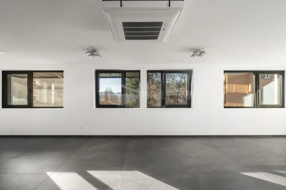UFFICIO DI ALTO STANDING IN RESIDENZA CONTEMPORANEA | HIGH STANDING... – Foto 11 von 13