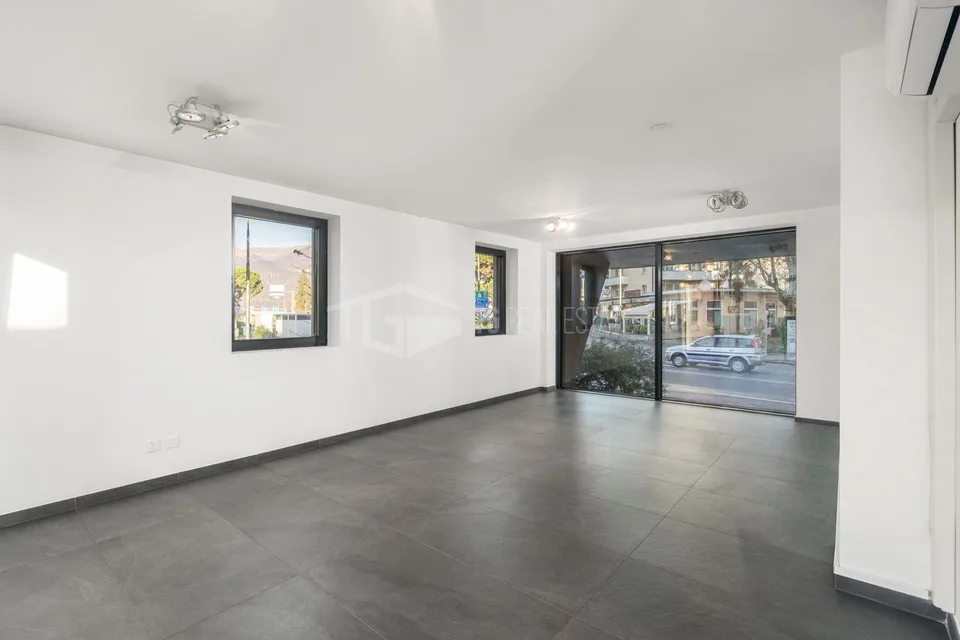 UFFICIO DI ALTO STANDING IN RESIDENZA CONTEMPORANEA | HIGH STANDING... – Foto 10 von 13
