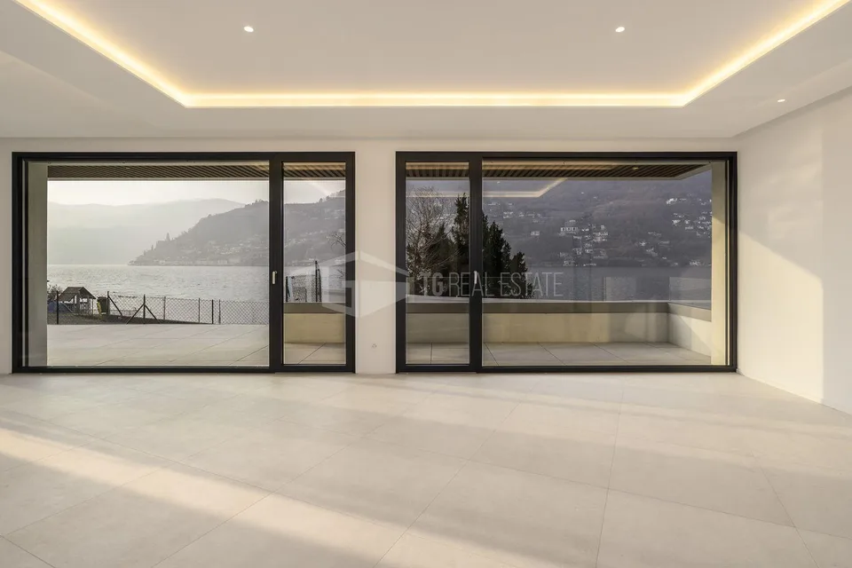 VILLA CONTEMPORANEA CON VISTA LAGO | CONTEMPORARY VILLA WITH LAKE V...