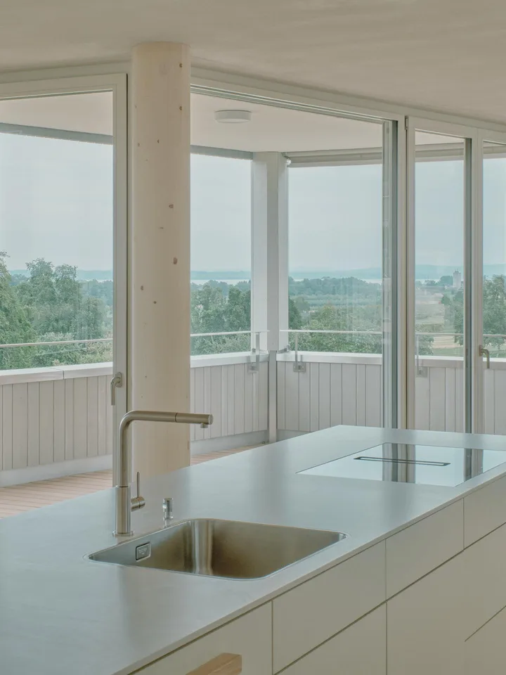einzigartig, helle und hochwertige 4.5 Zi.-Whg. mit Seeblick