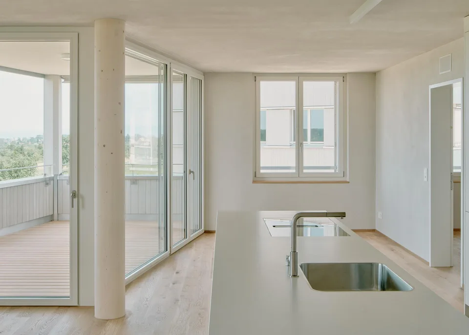 einzigartig, helle und hochwertige 4.5 Zi.-Whg. mit Seeblick