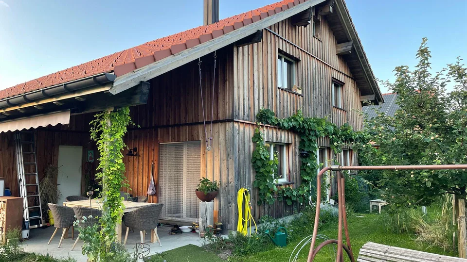 Gepflegtes Holzhaus – natürlich wohnen.