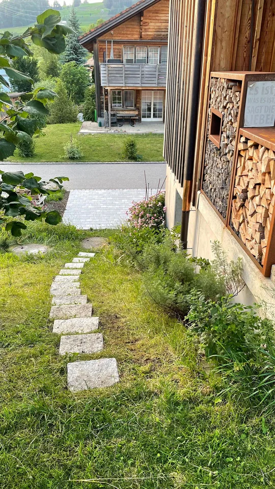 Gepflegtes Holzhaus – natürlich wohnen.