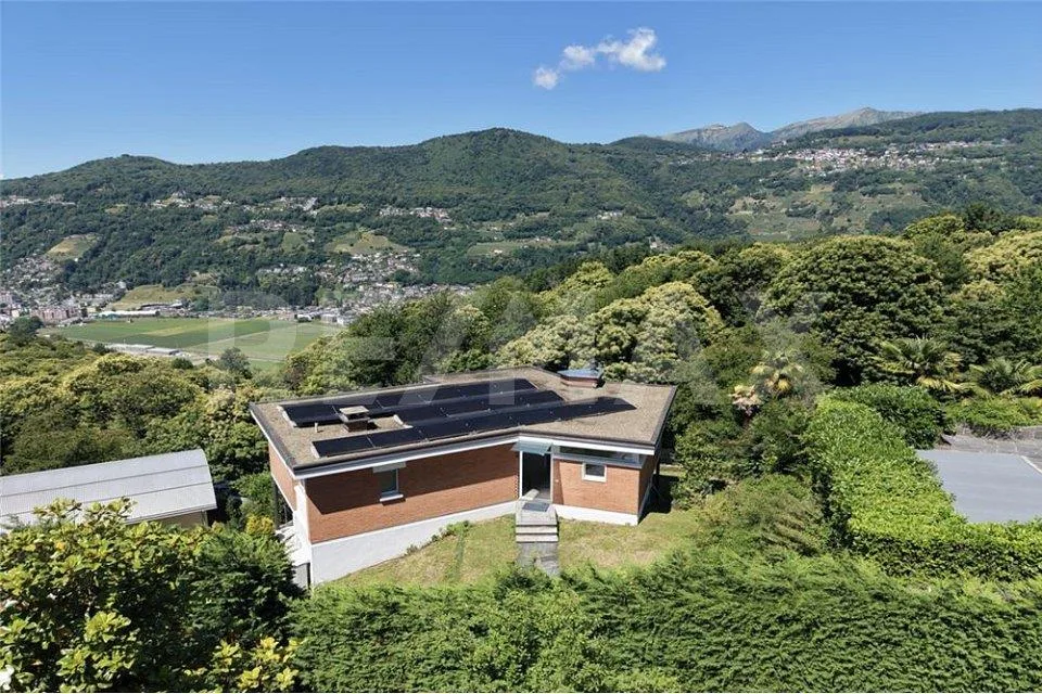 Villa panoramica con grande giardino e vista aperta  Breganzona