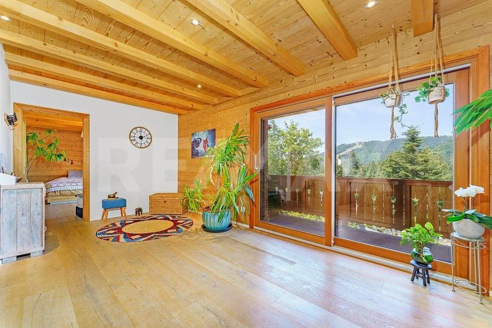 Un appartement 4.5 pièces où lintérieur se prolonge naturellement vers lextérieur