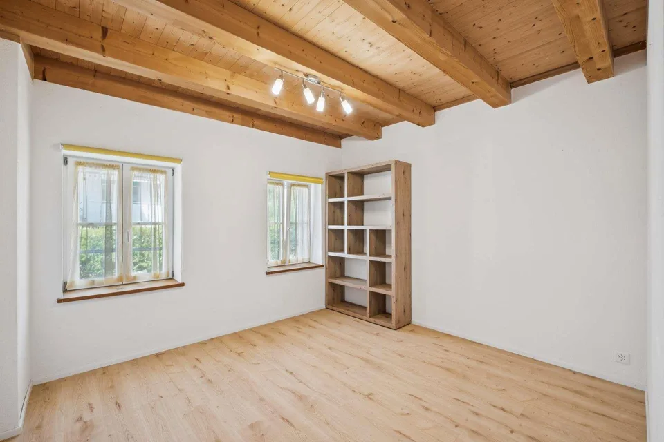 Grosszügiges Einfamilienhaus mit freiem Blick ins Grüne