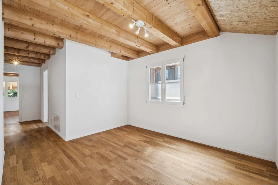 Grosszügiges Einfamilienhaus mit freiem Blick ins Grüne – Foto 8 von 13