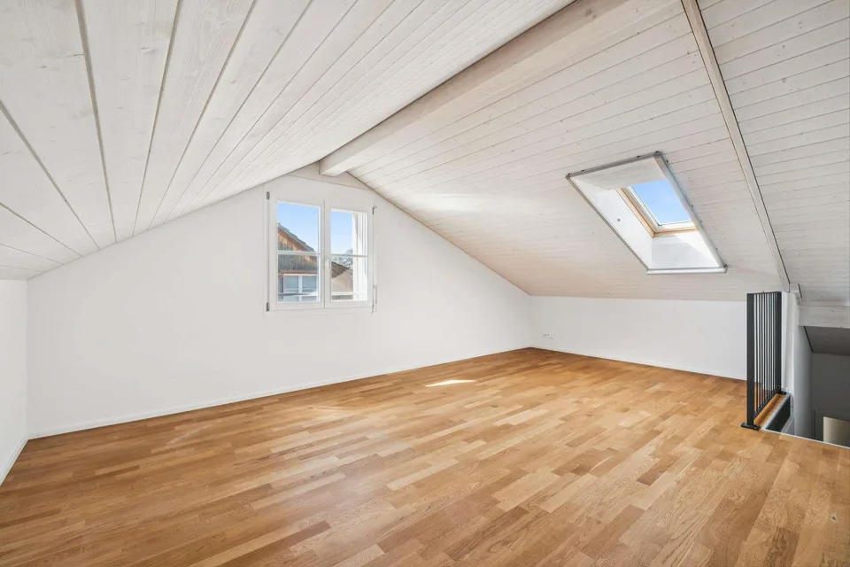 Grosszügiges Einfamilienhaus mit freiem Blick ins Grüne – Foto 9 von 13
