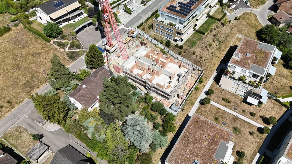 Geniale 5.5-Zimmer-Terrassenwohnung mit Keller/Waschen auf demselbe...