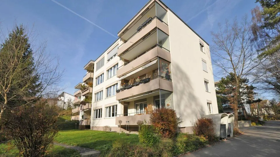 4.5 Zimmerwohnung auf der Breite (1. OG rechts)