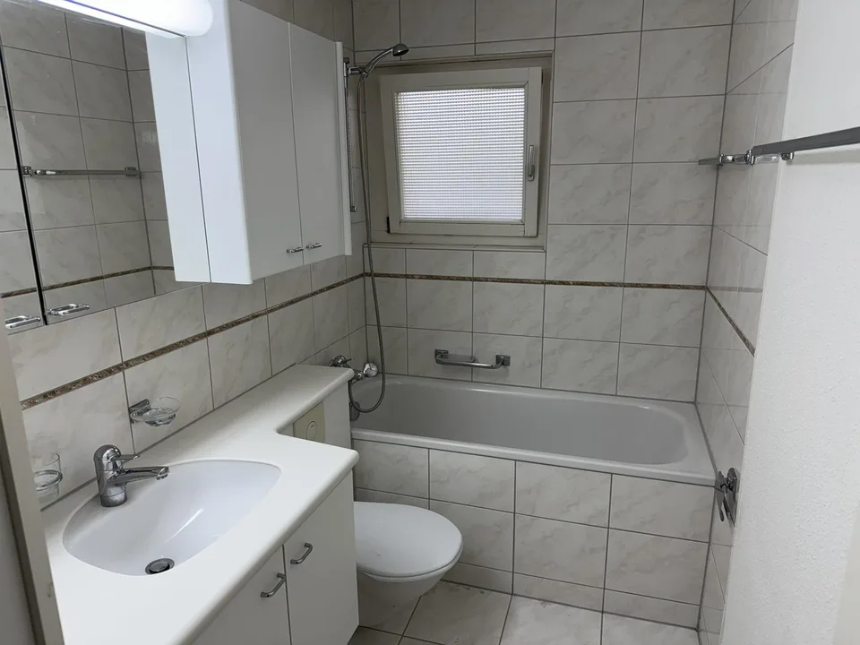 3-Zimmerwohnung mit Balkon, Sitzplatz und Blick ins Grüne