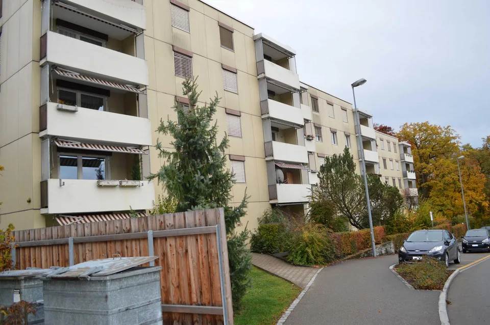 3-Zimmerwohnung mit Balkon, Sitzplatz und Blick ins Grüne