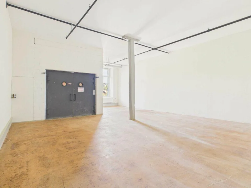 70 m2 Gewerbeflächen in modernem Gewerbehaus mit direktem Warenlift...