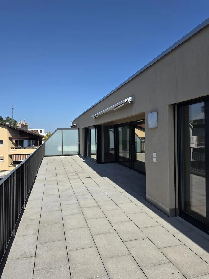 Moderne 2.5-Zimmer-Attikawohnung an zentraler Lage in Amriswil