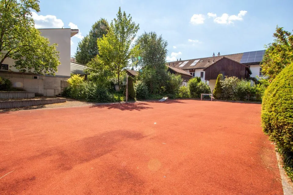 Saniertes und familienfreundliches 5.5 Zimmer Reihen Einfamilienhaus – Foto 21 von 30