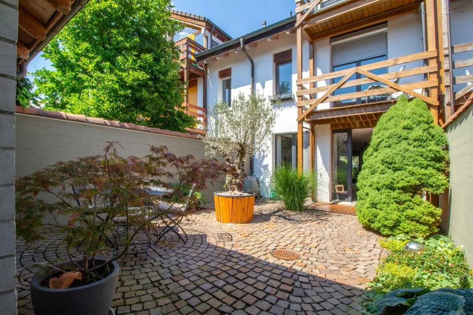 Saniertes und familienfreundliches 5.5 Zimmer Reihen Einfamilienhaus