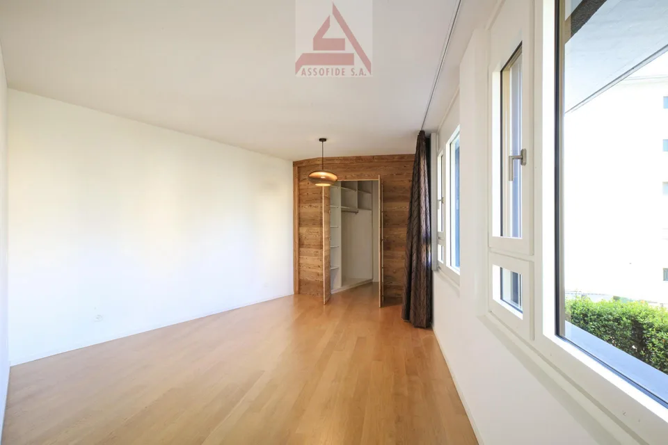Elegante 3,5-Zimmer-Duplexwohnung / Elegante duplex di 3.5 loc